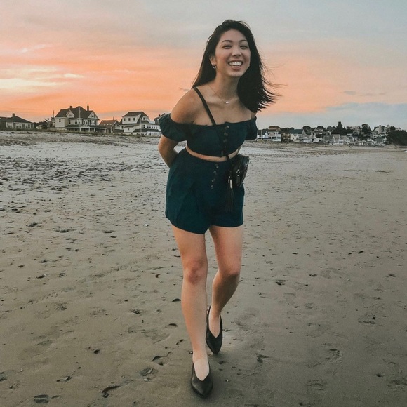 Set - Picture 2 of 2